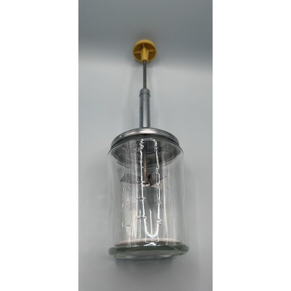 ACME VINTAGE 1.5 CUP FOOD & NUT CHOPPER WITH EMBOSSED MEASUREMENTS MADE IN USA - Picture 4 of 5